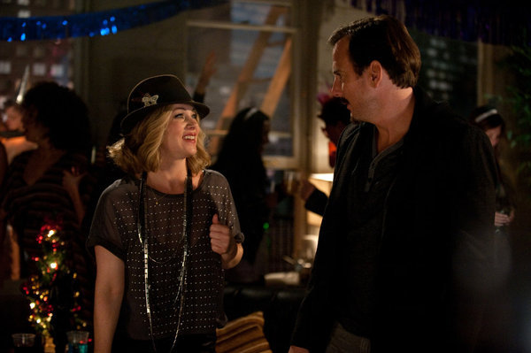 Still of Christina Applegate and Will Arnett in Up All Night (2011)