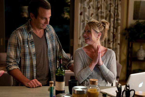 Still of Christina Applegate and Will Arnett in Up All Night (2011)