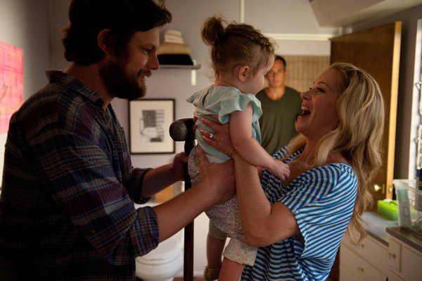 Still of Christina Applegate, Will Arnett and Luka Jones in Up All Night (2011)