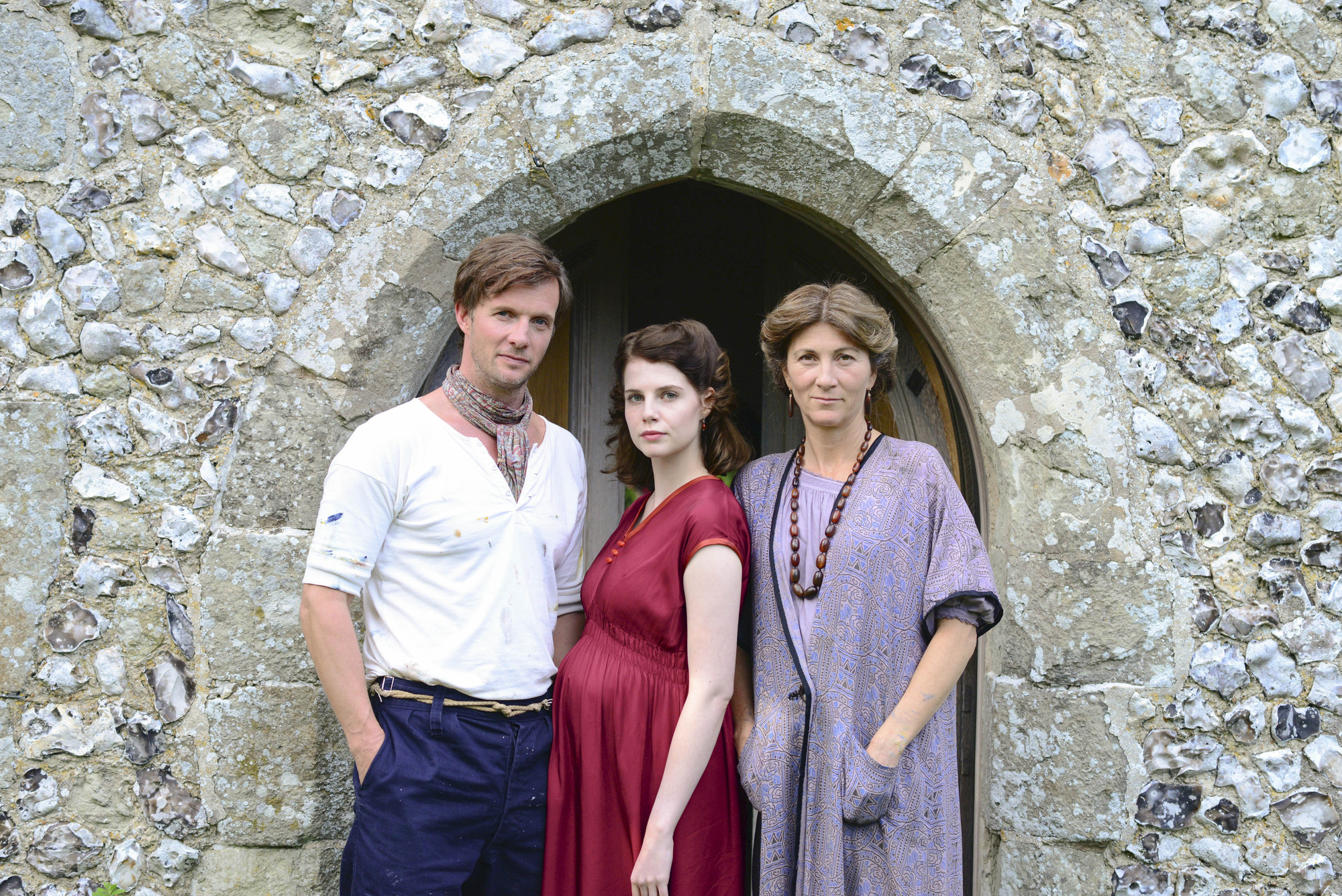 Rupert Penry-Jones as Duncan Grant, Eve Best as Vanessa Bell and Lucy Boynton as Angelica Bell in 'LIFE IN SQUARES'