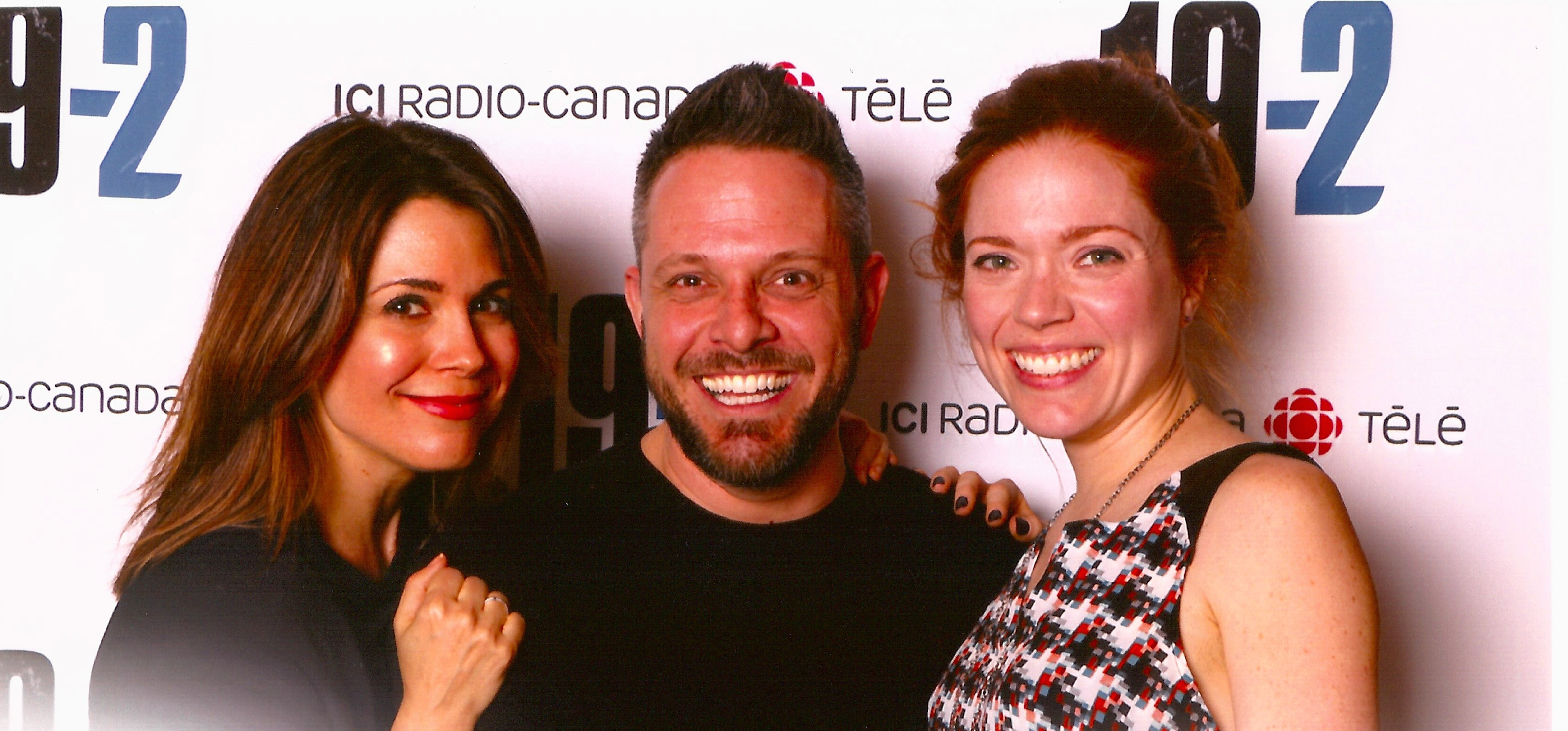 Director David Boisclair with 19-2 actresses Julie Perreault (Isabelle Latendresse) and Catherine Bérubé (Audrey Pouliot).
