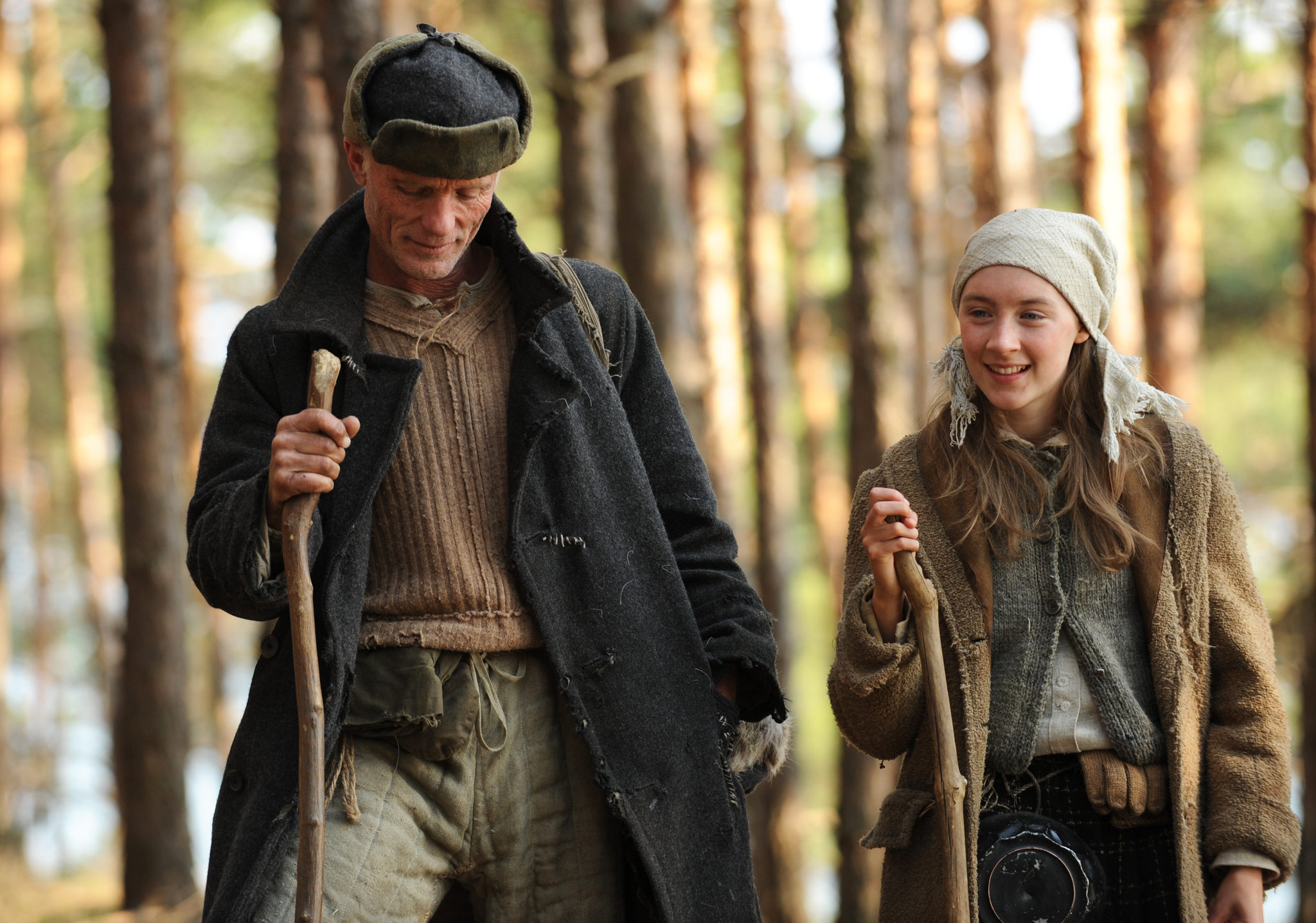 Still of Ed Harris and Saoirse Ronan in The Way Back (2010)