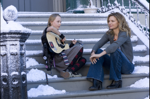Still of Michelle Pfeiffer and Saoirse Ronan in I Could Never Be Your Woman (2007)