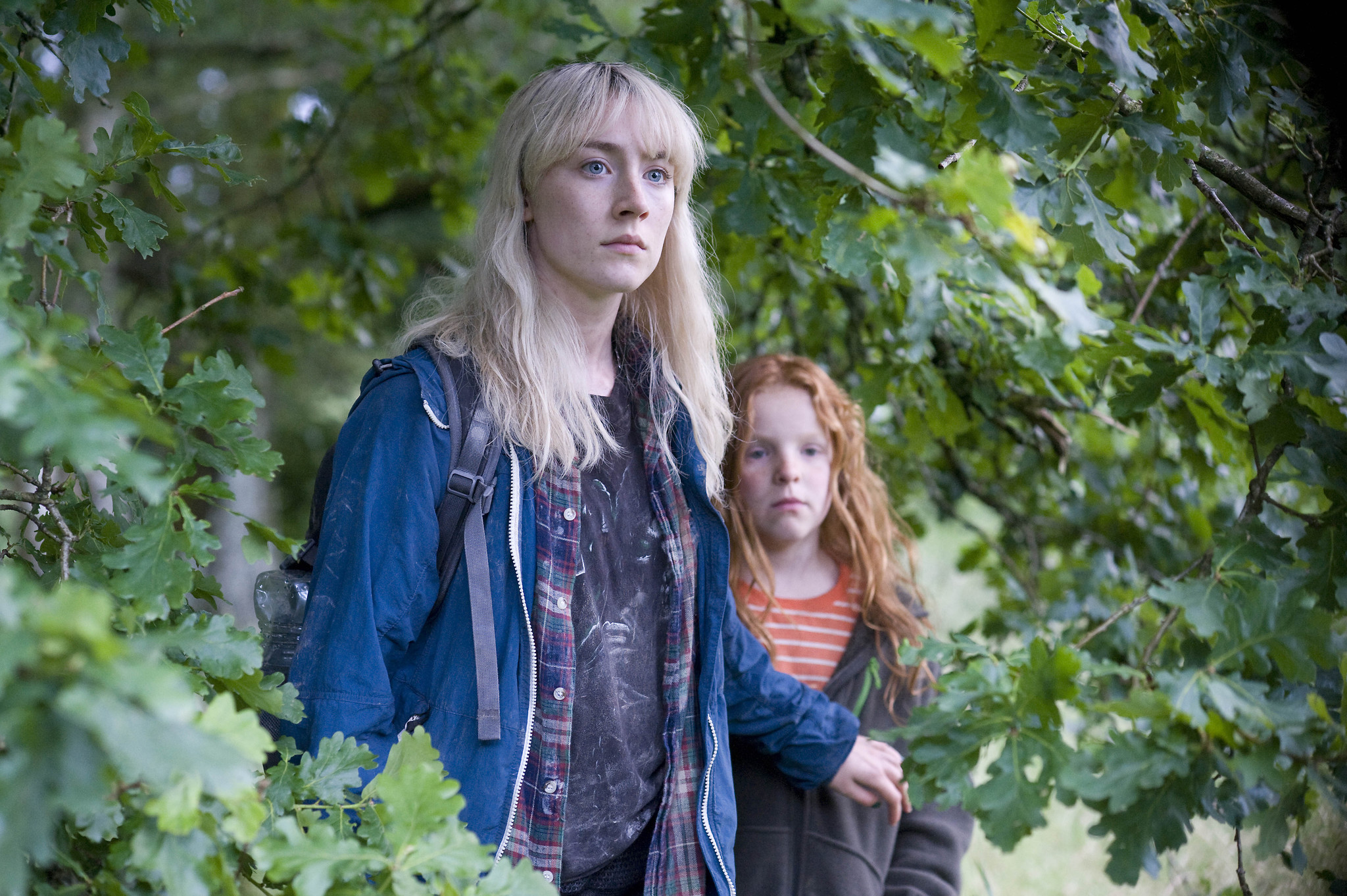 Still of Saoirse Ronan and Harley Bird in How I Live Now (2013)