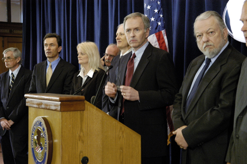 Still of David Charles DuBois and Kathleen Dagis in Death of a President (2006)