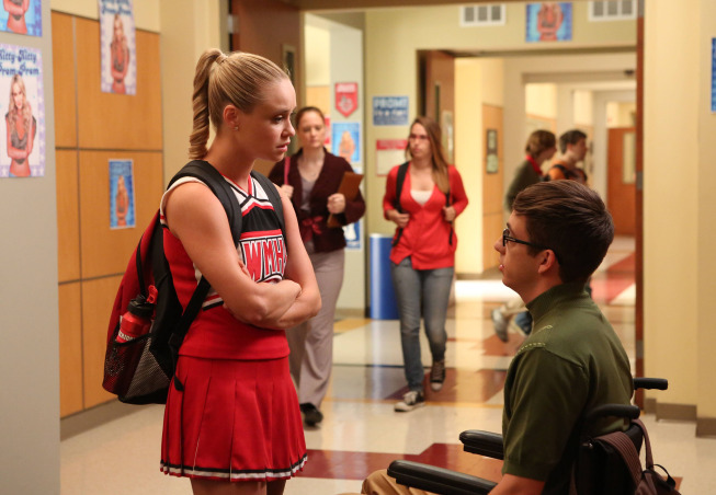 Still of Kevin McHale and Becca Tobin in Glee (2009)