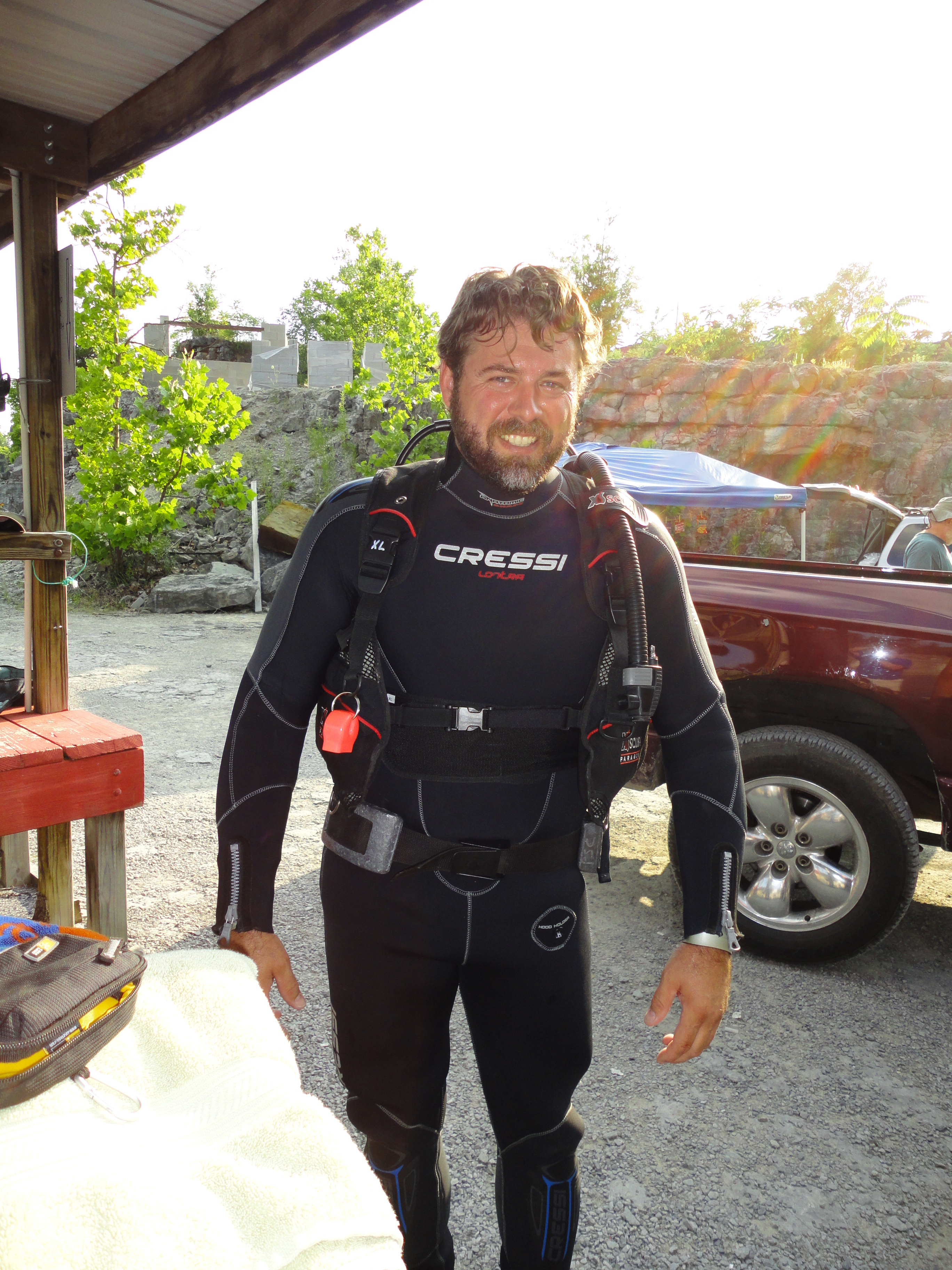 certified SSI open water scuba diver.