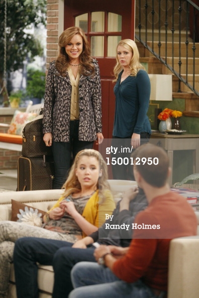 Anya Monzikova as Elena Romanov in Melissa & Joey episode 2.13