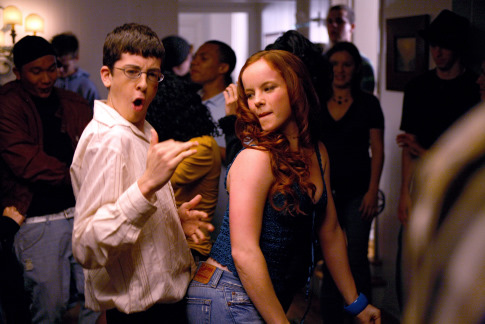 Still of Aviva Baumann and Christopher Mintz-Plasse in Superbad (2007)