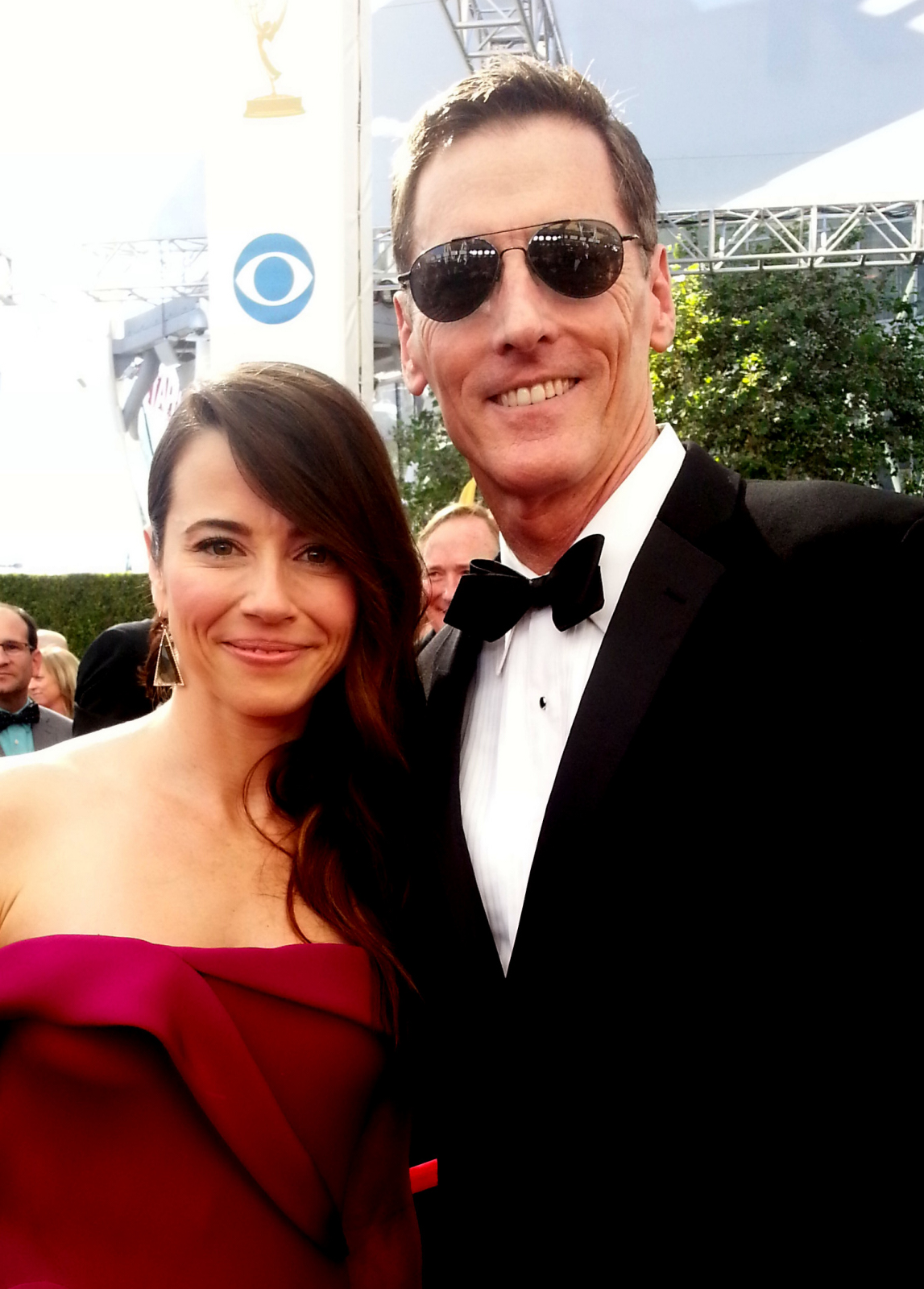 Kenneth Kemp and Linda Cardellini at 2013 Emmys
