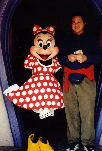 Edmund K Lo went to Disneyland on October 2011 & he had so much fun. Oh yah, He at Minnie Mouse House(front door).