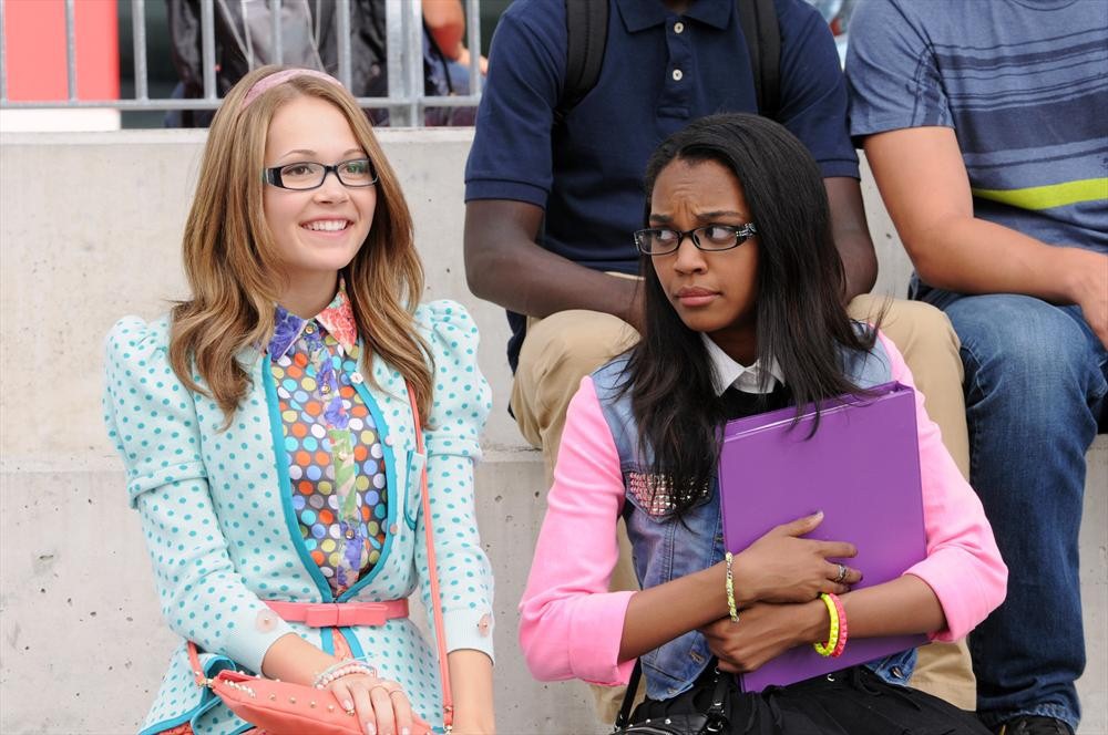 Still of China Anne McClain and Kelli Berglund in How to Build a Better Boy (2014)
