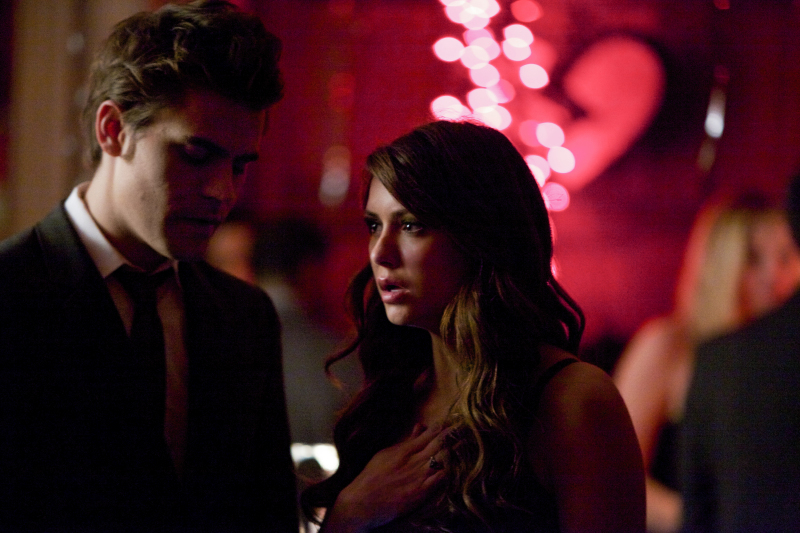 Still of Paul Wesley and Nina Dobrev in Vampyro dienorasciai (2009)