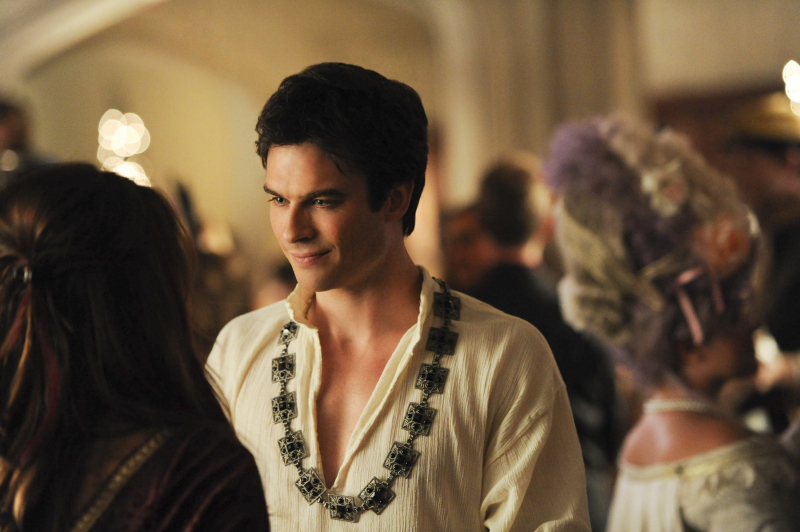 Still of Ian Somerhalder and Nina Dobrev in Vampyro dienorasciai (2009)