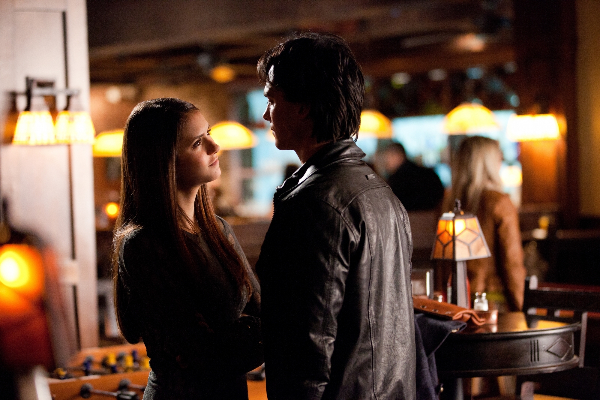 Still of Ian Somerhalder and Nina Dobrev in Vampyro dienorasciai (2009)