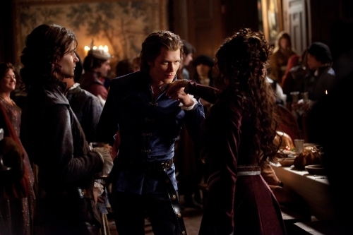 Still of Daniel Gillies, Joseph Morgan and Nina Dobrev in Vampyro dienorasciai (2009)