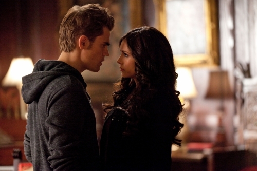 Still of Paul Wesley and Nina Dobrev in Vampyro dienorasciai (2009)