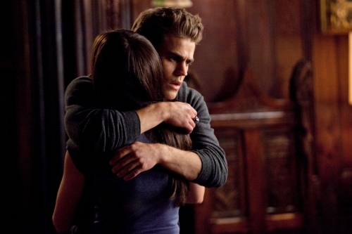 Still of Paul Wesley and Nina Dobrev in Vampyro dienorasciai (2009)