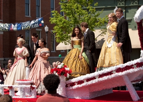 Still of Paul Wesley, Zach Roerig, Candice King and Nina Dobrev in Vampyro dienorasciai (2009)