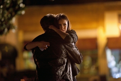 Still of Paul Wesley and Nina Dobrev in Vampyro dienorasciai (2009)