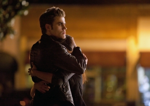 Still of Paul Wesley and Nina Dobrev in Vampyro dienorasciai (2009)