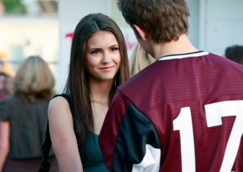 Still of Paul Wesley and Nina Dobrev in Vampyro dienorasciai (2009)