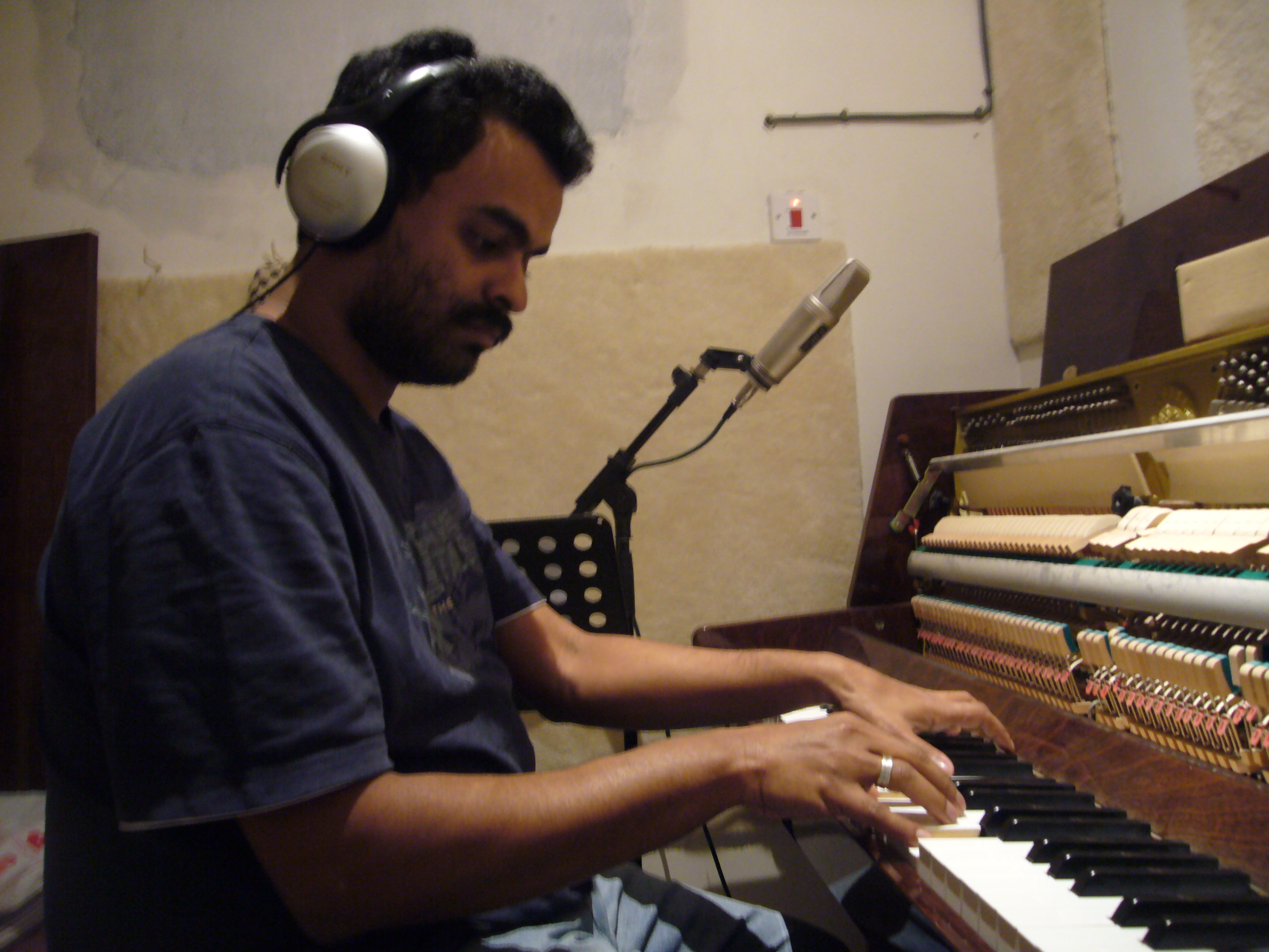 Mohammed Haddad recording the music for the short film 