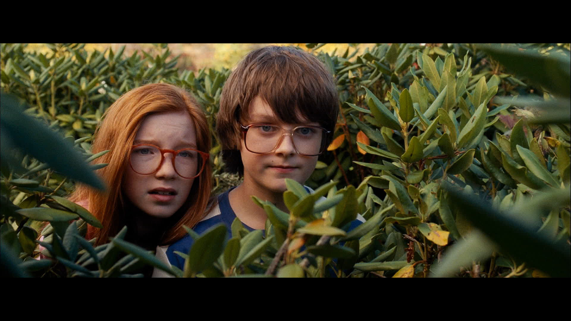 Still of Annalise Basso and Chandler Canterbury in Standing Up (2013)