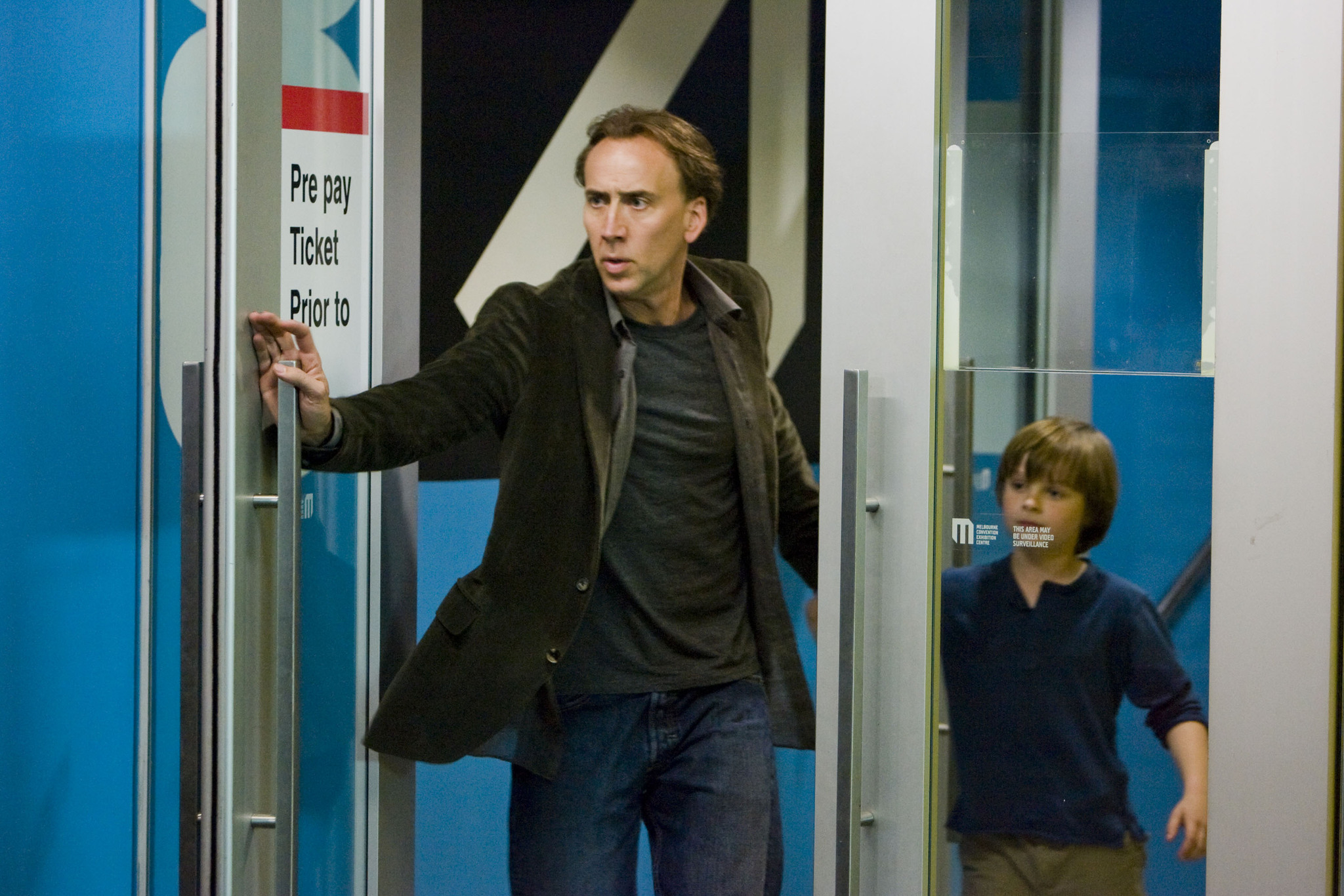 Still of Nicolas Cage and Chandler Canterbury in Suvokimas (2009)