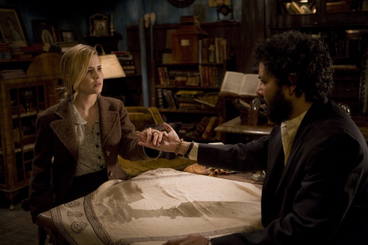 Still of Alison Lohman and Dileep Rao in Drag Me to Hell (2009)