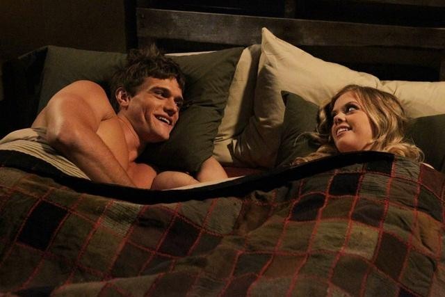 Still of Dreama Walker and Hartley Sawyer in Don't Trust the B---- in Apartment 23 (2012)