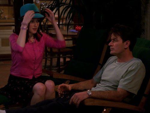Still of Charlie Sheen and Melanie Lynskey in Two and a Half Men (2003)