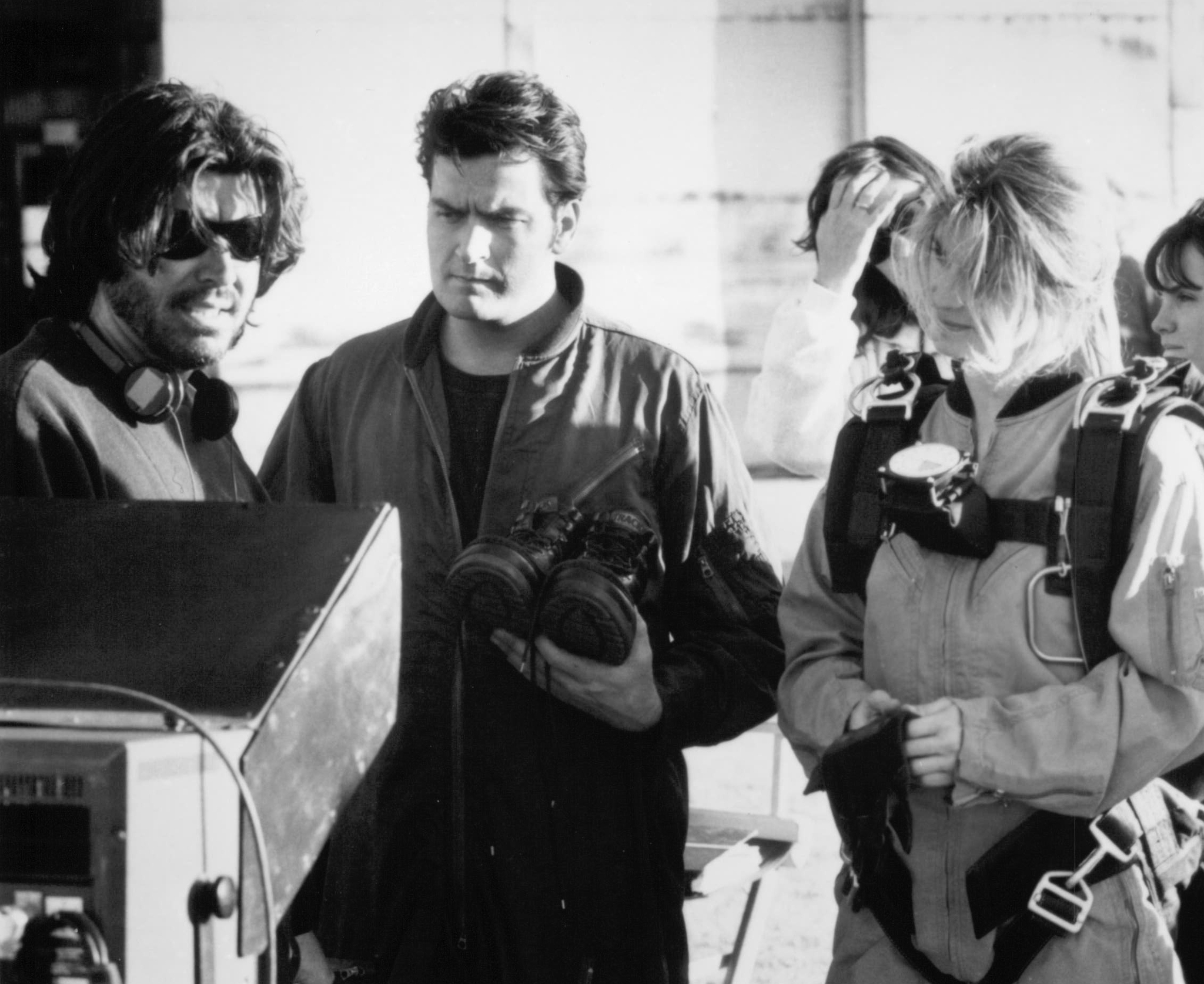 Still of Nastassja Kinski, Charlie Sheen and Deran Sarafian in Terminal Velocity (1994)