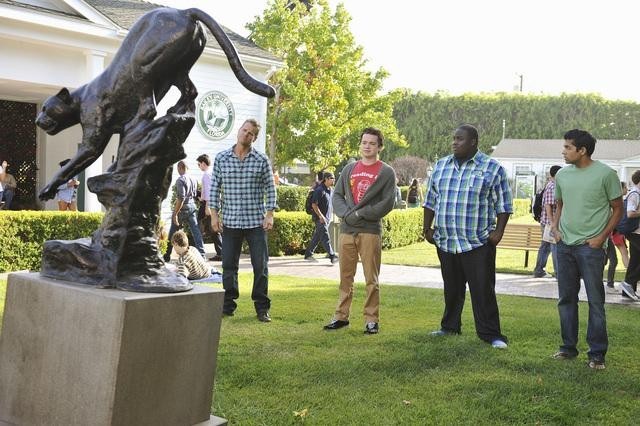 Still of Dan Byrd, Brian Van Holt, Shawn Parikh and Lamarcus Tinker in Cougar Town (2009)