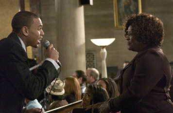 Still of Loretta Devine and Chris Brown in This Christmas (2007)