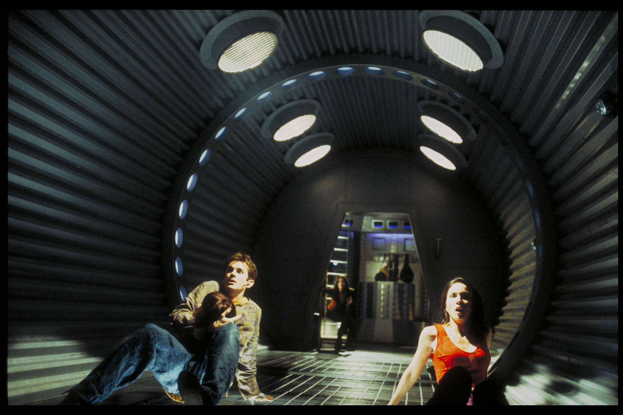 Still of Melyssa Ade, Chuck Campbell and Lexa Doig in Dzeisonas X (2001)