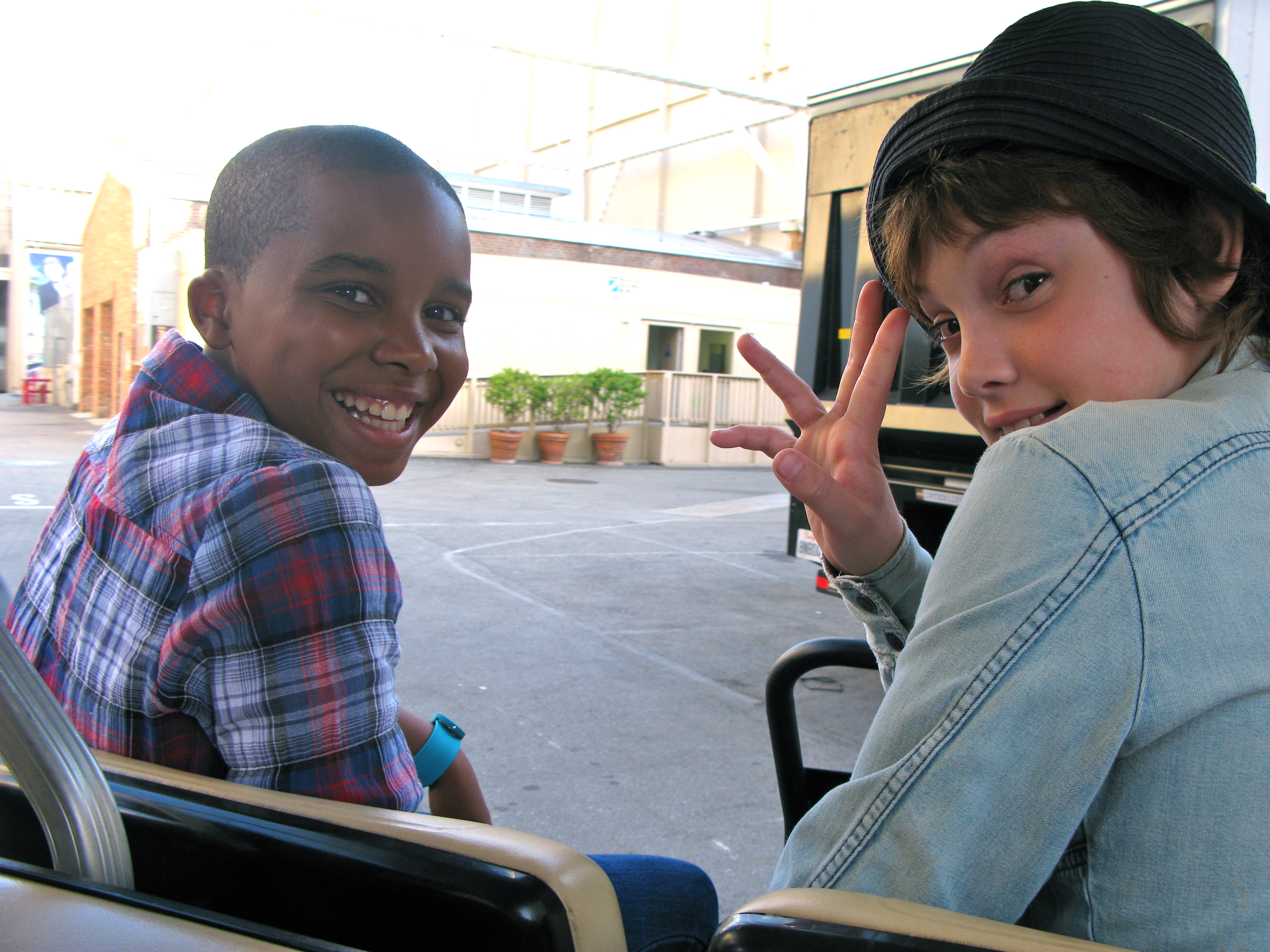 kai caster and donis leonard jr. on the set of house of lies