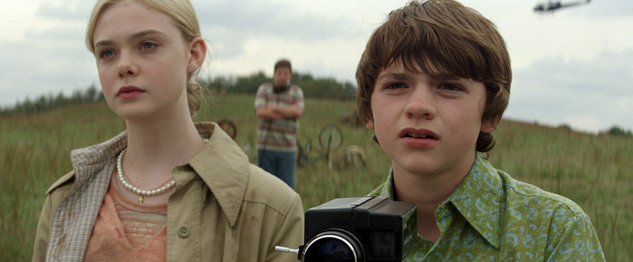 Still of Elle Fanning and Joel Courtney in Super 8 (2011)