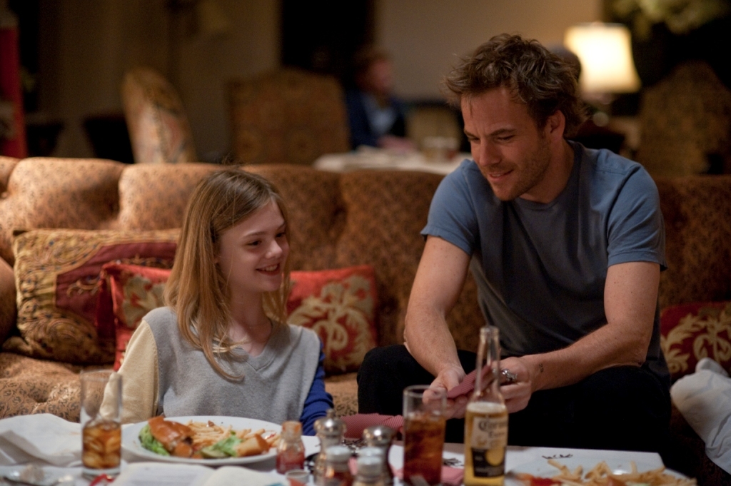 Still of Stephen Dorff and Elle Fanning in Somewhere (2010)