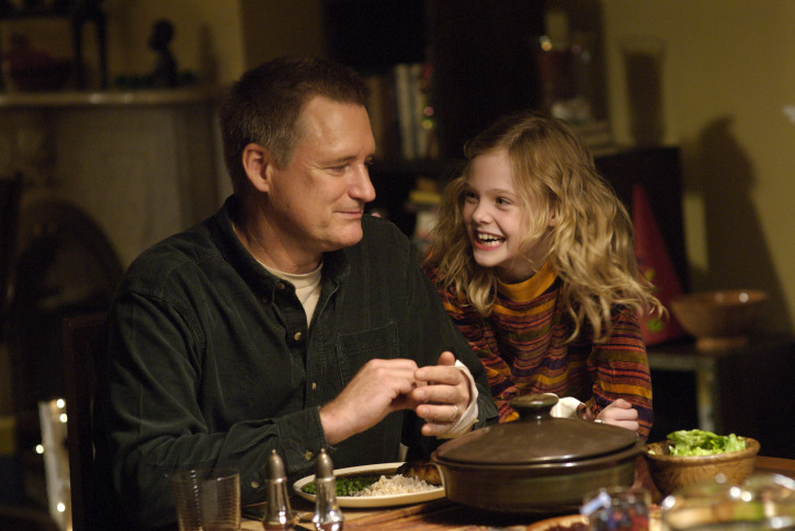 Still of Bill Pullman and Elle Fanning in Phoebe in Wonderland (2008)