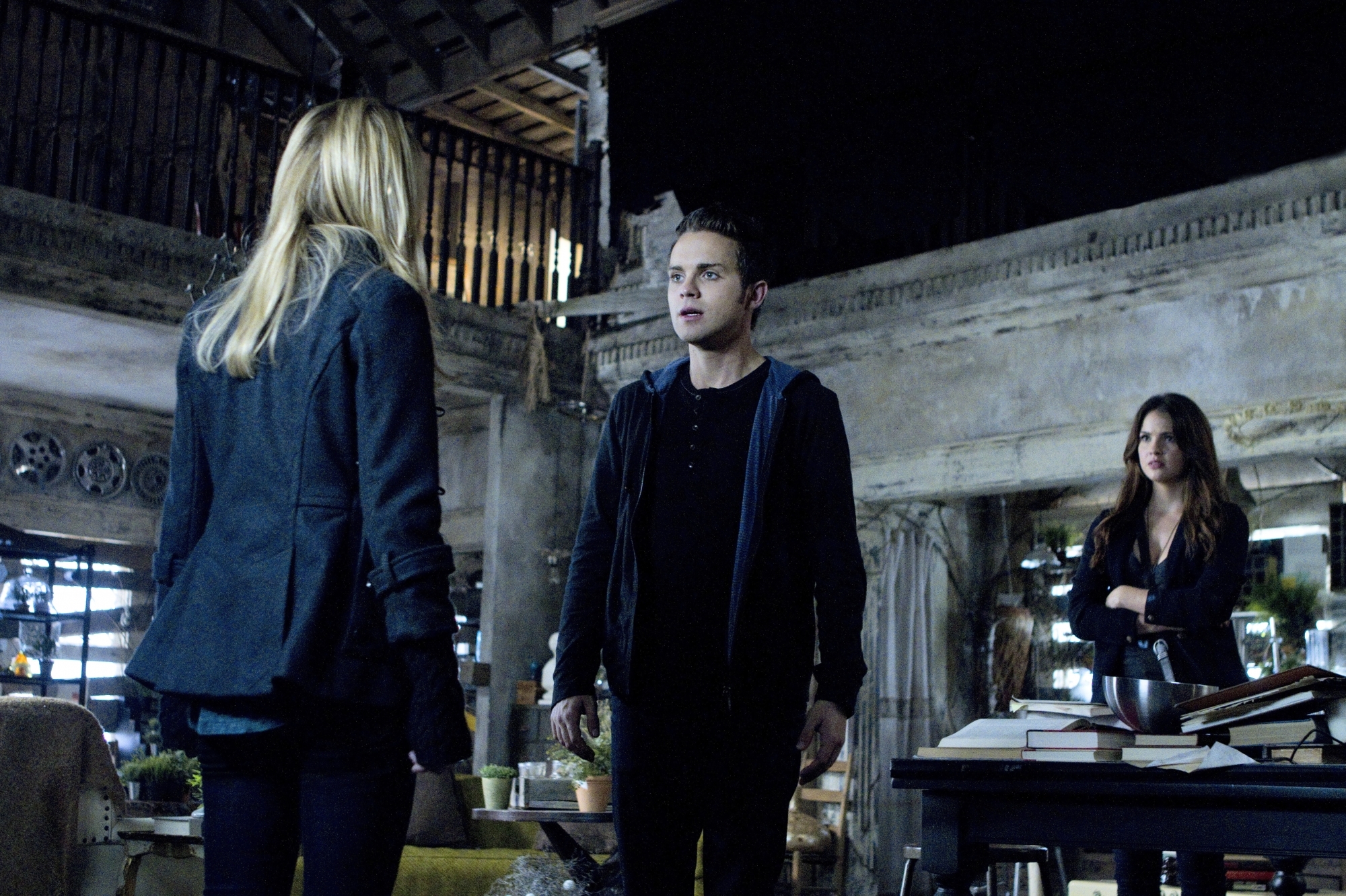 Still of Thomas Dekker, Britt Robertson and Shelley Hennig in The Secret Circle (2011)