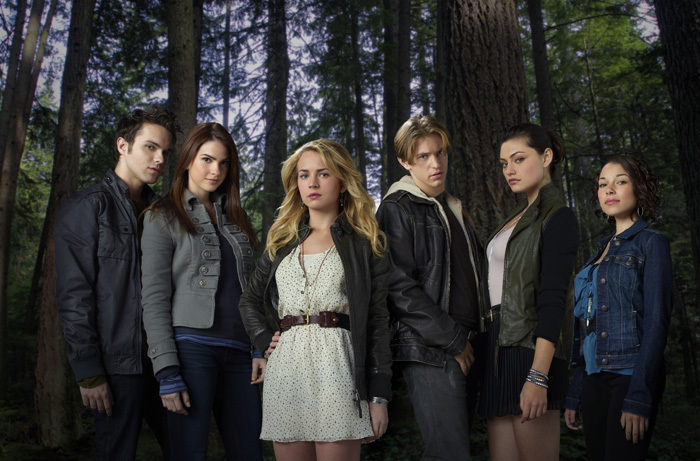 Still of Thomas Dekker, Britt Robertson, Phoebe Tonkin, Jessica Parker Kennedy, Shelley Hennig and Louis Hunter in The Secret Circle (2011)