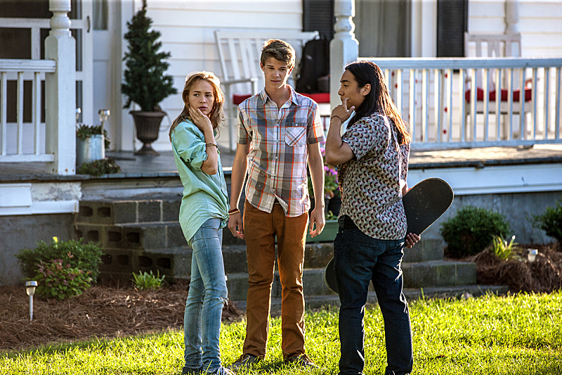 Still of Colin Ford, Britt Robertson and John Elvis in Under the Dome (2013)