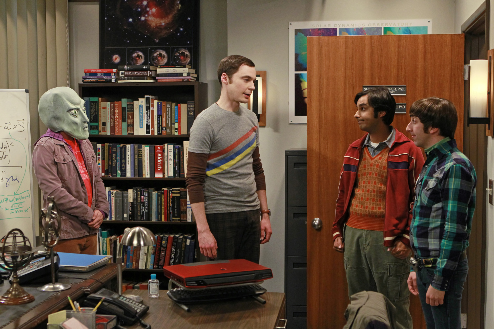 Still of Simon Helberg, Jim Parsons and Kunal Nayyar in Didziojo sprogimo teorija (2007)