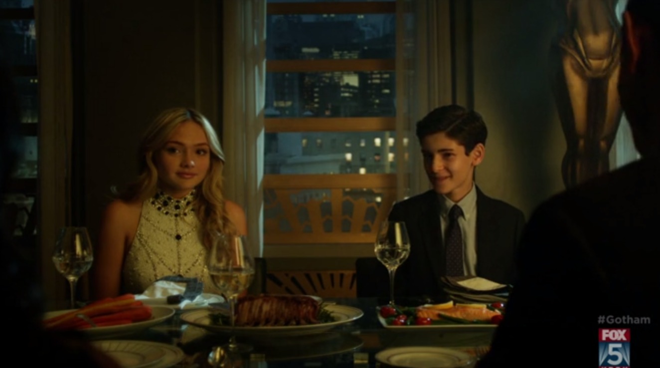 Natalie Alyn Lind and David Mazouz in Gotham episode 206