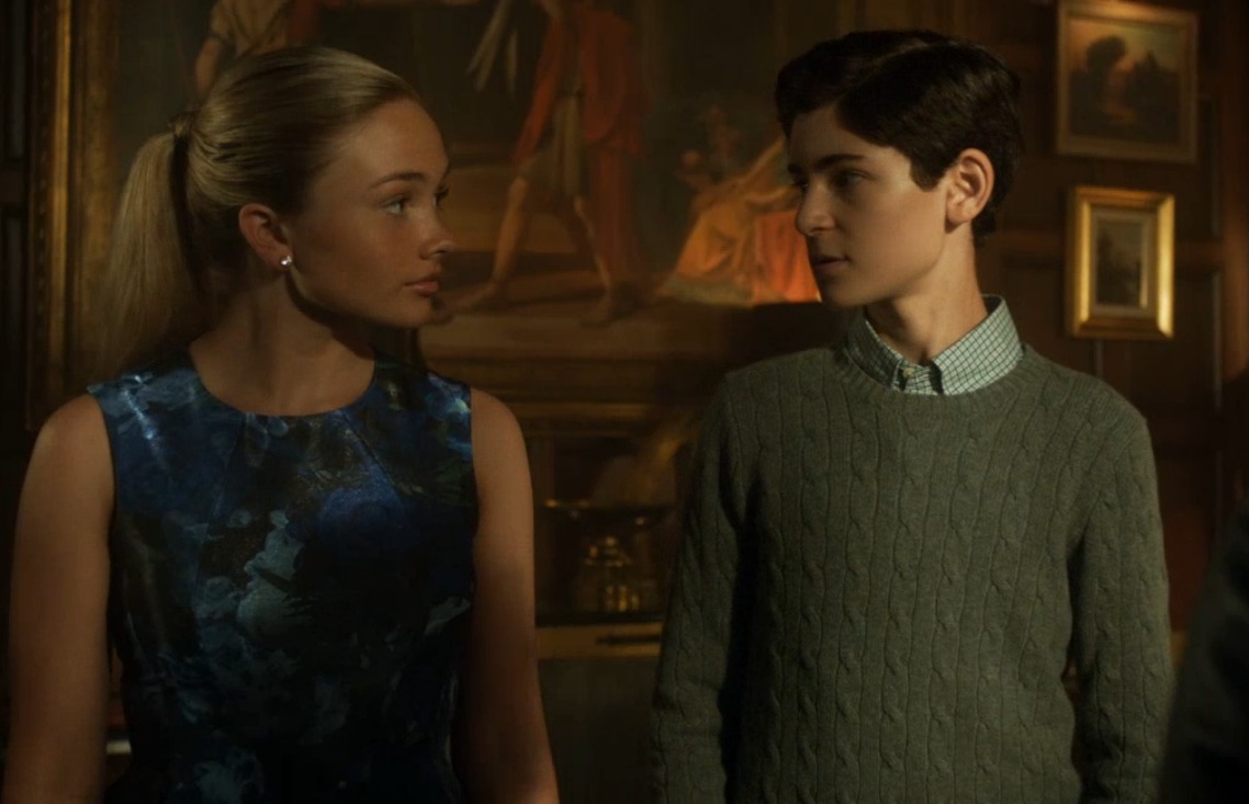 Natalie Alyn Lind and David Mazouz in Gotham