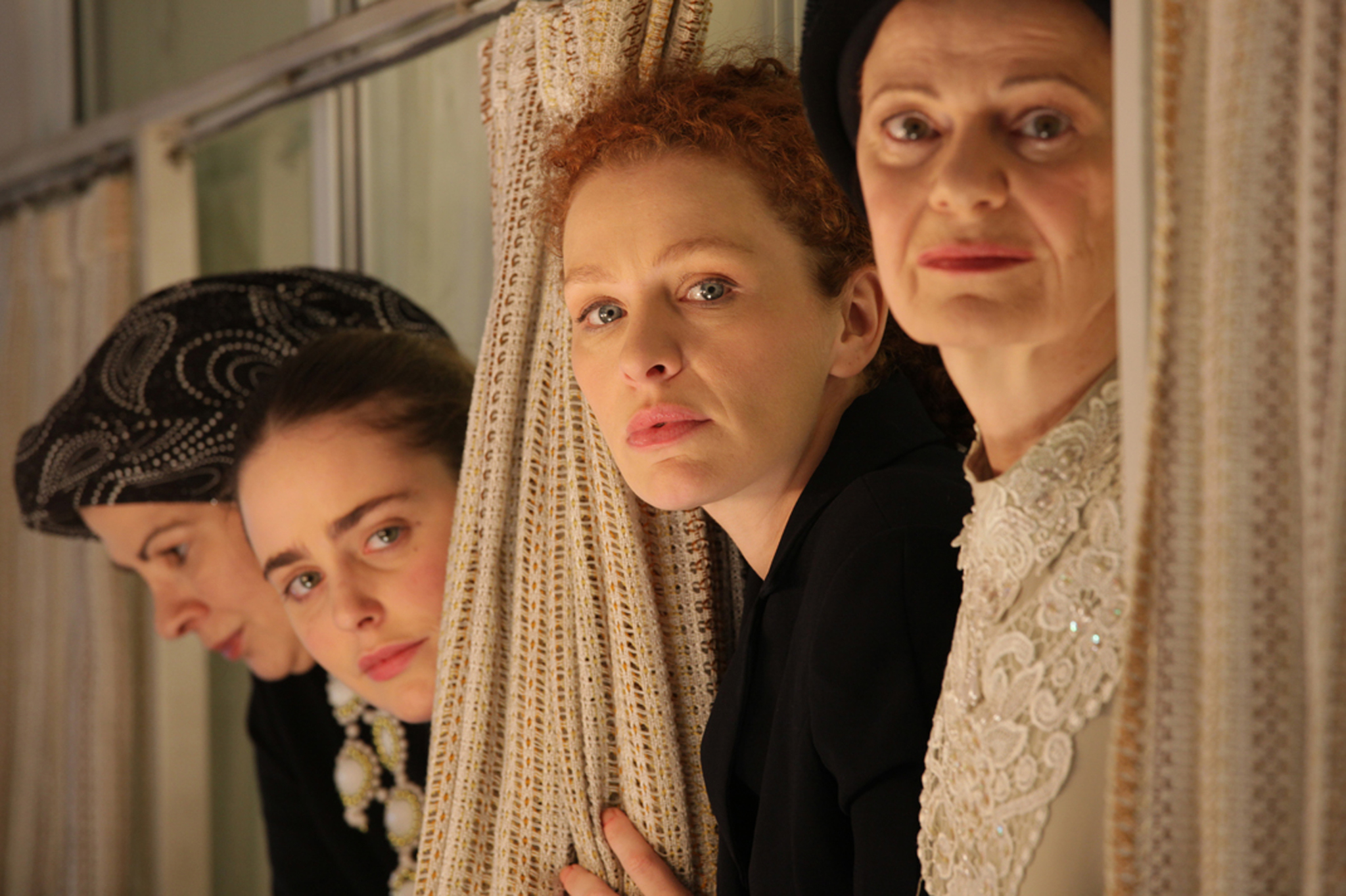 Still of Hila Feldman, Razia Israeli, Irit Sheleg and Hadas Yaron in Lemale et ha'halal (2012)