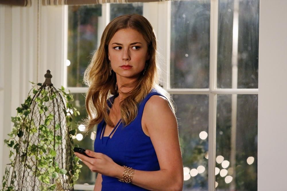 Still of Emily VanCamp in Kerstas (2011)