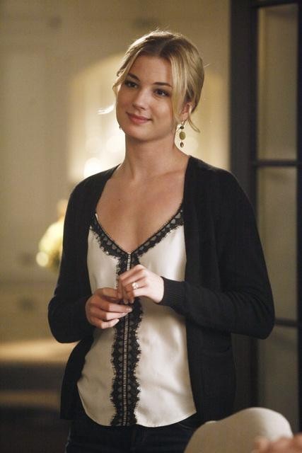 Still of Emily VanCamp in Kerstas (2011)