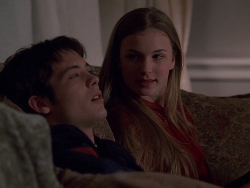 Still of Emily VanCamp and Mike Erwin in Everwood (2002)